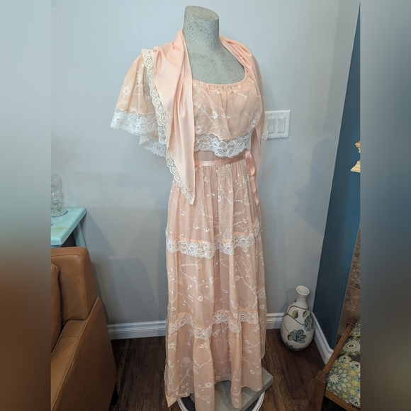 Vintage 1970s Peach & Ivory Prairie, Cottagecore, Maxi Dress & Shawl Sz 6 - Picture 11 of 17